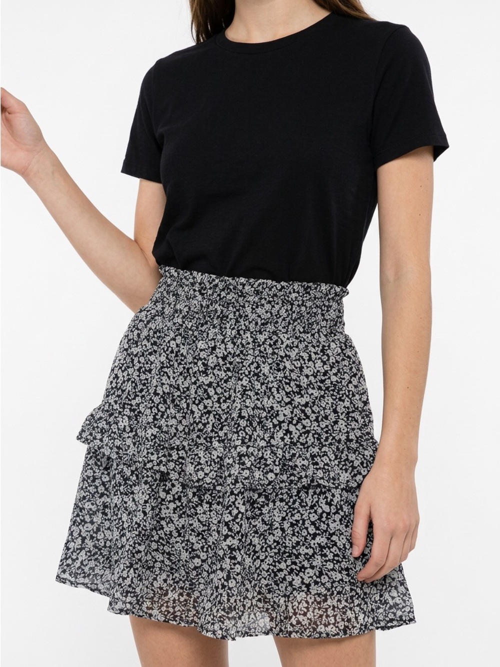 Sienna Sky Women’s XS Floral Tiered Skirt Navy White Smocked Waist Lined